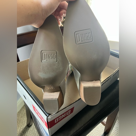 Dingo Floral Cowboy Boots - Picture 9 of 10